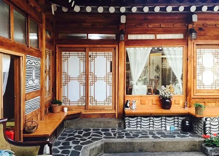达雅延韩屋公寓 3*