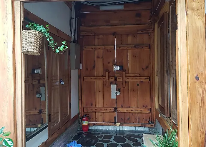 达雅延韩屋公寓 3*